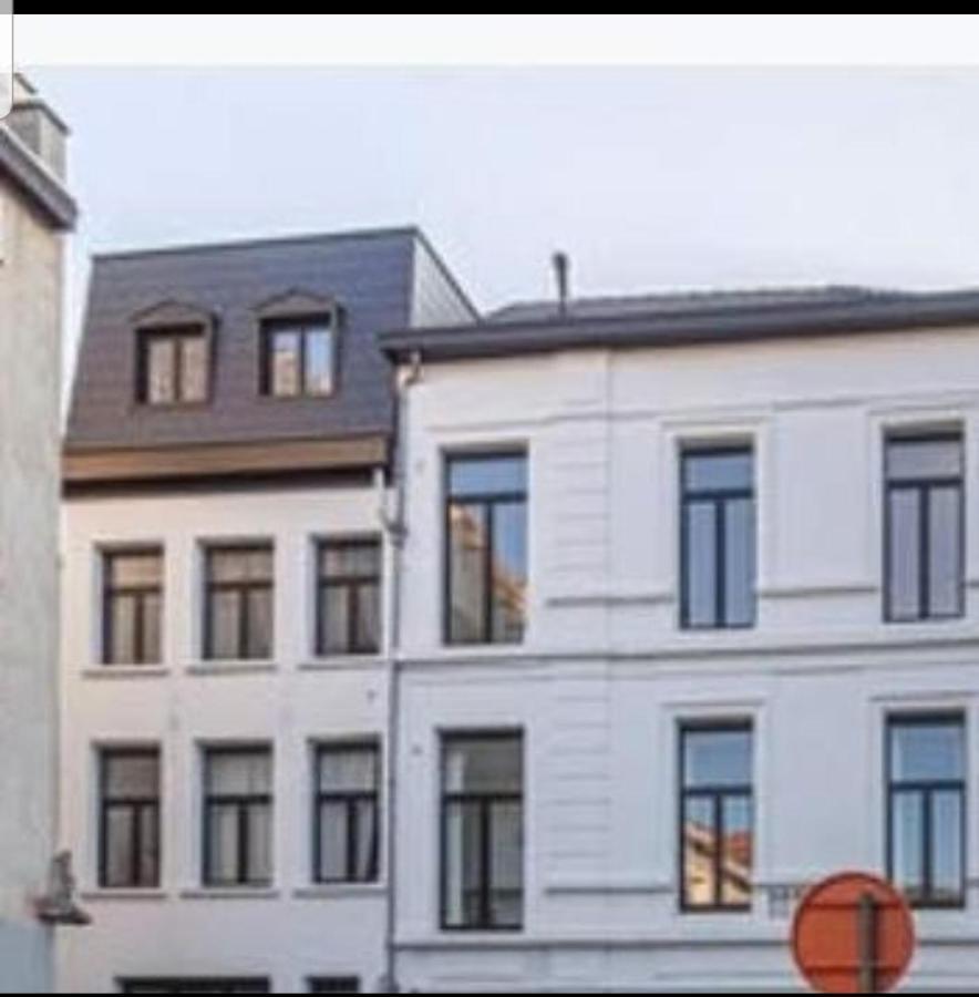Uitzicht Op Het Mas Apartment แอนต์เวิร์ป ภายนอก รูปภาพ